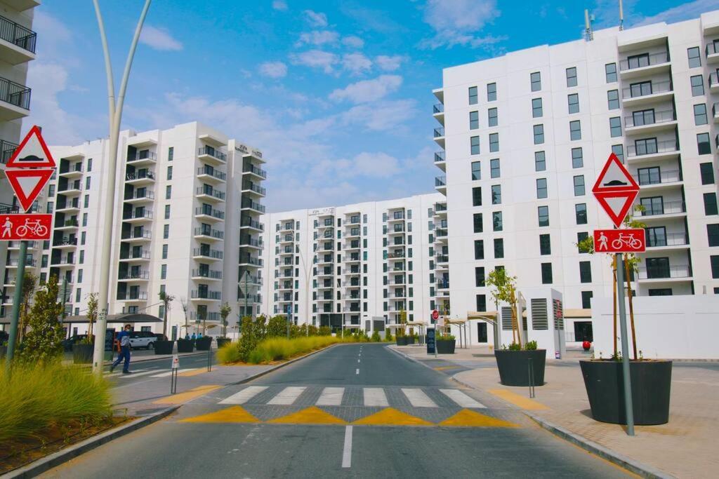 Classy 1br High Floor By Amenities & F1